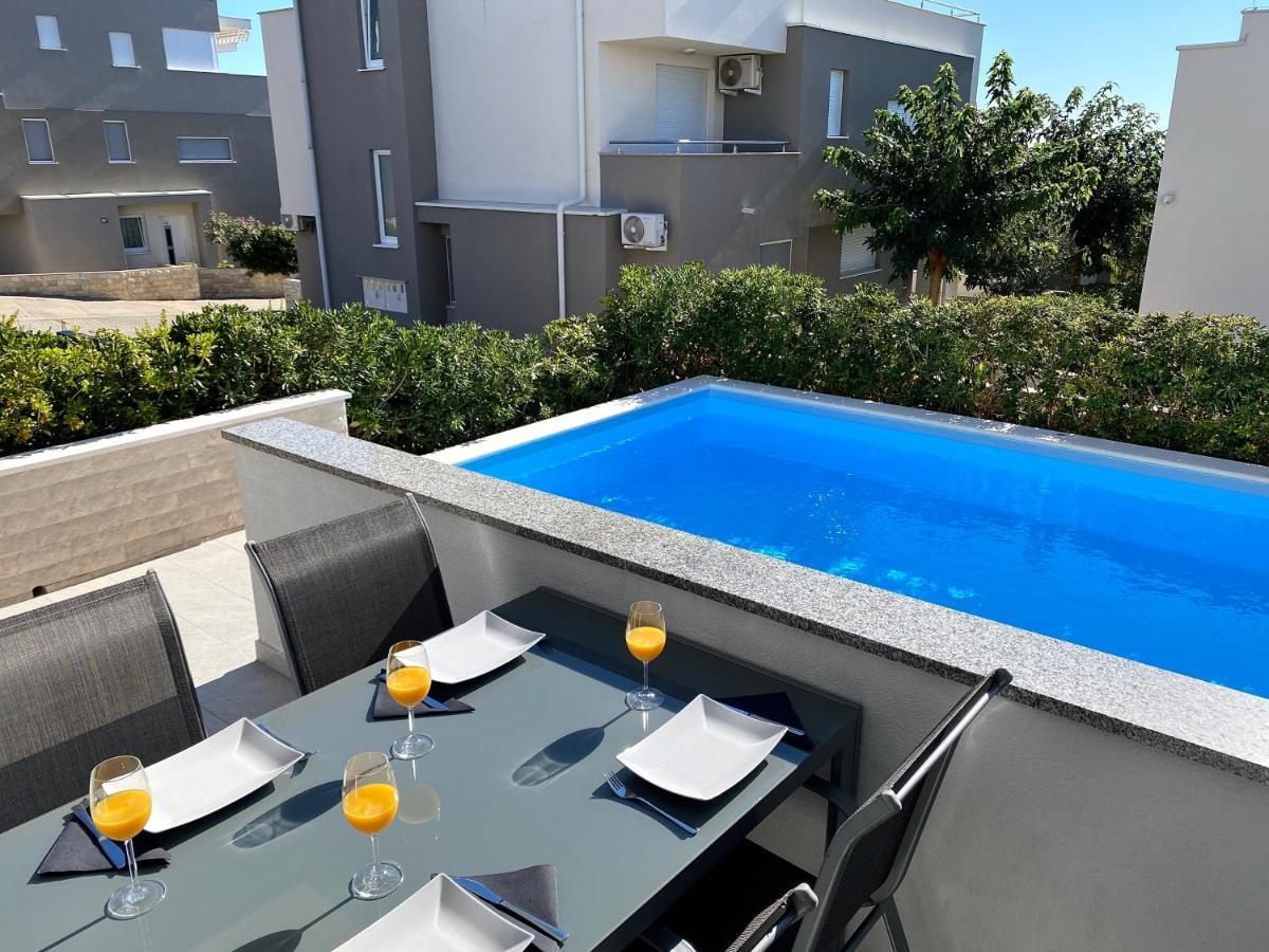 Fantasy Pool Villa Novalja Exterior photo